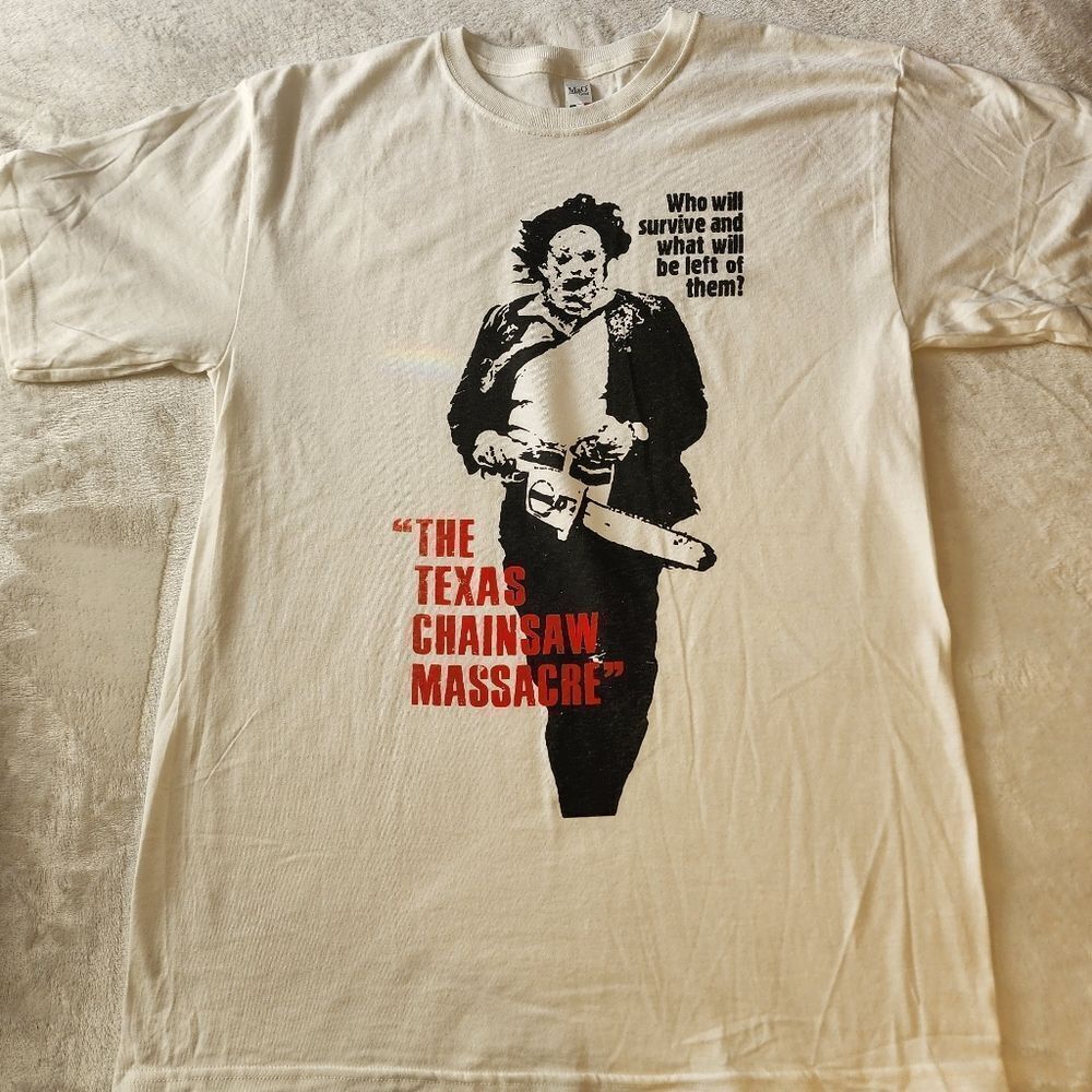 M&O Gold The Texas Chainsaw Massacre Tshirt With Graphics Size Medium